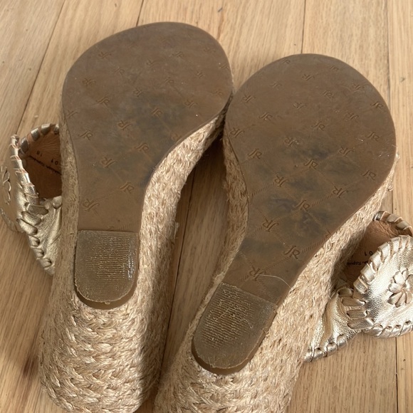 Jack Rogers gold metallic wedge sandals 8 - Picture 5 of 5